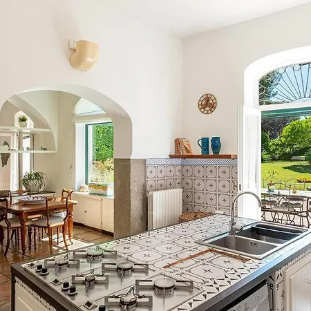 Spacious Villa With Beautiful View And Plot *